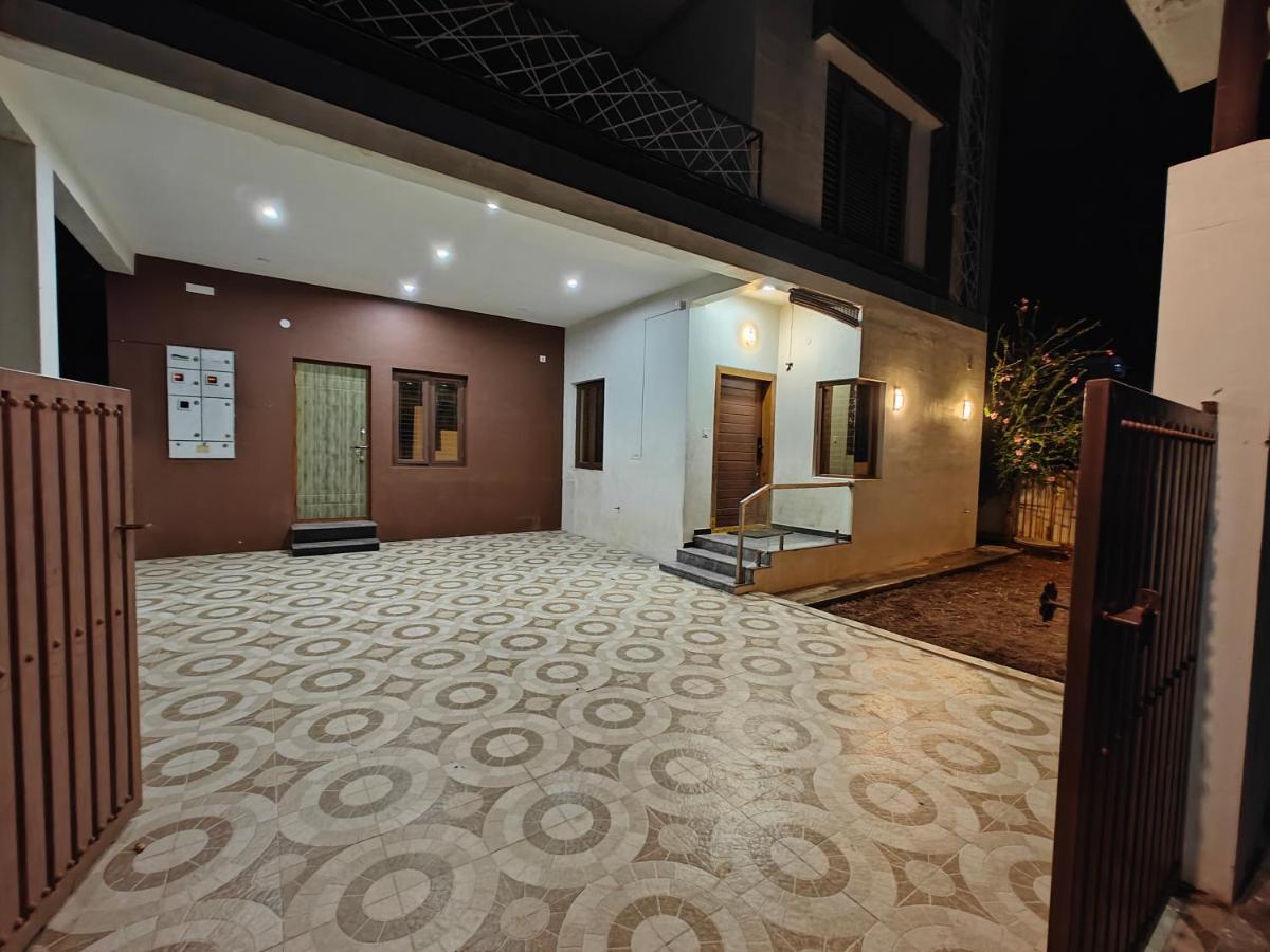 מייזור Beautiful 4Bhk Duplex Villa מראה חיצוני תמונה
